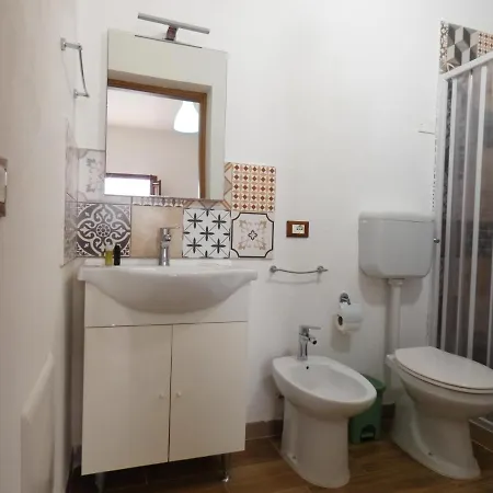 Leone1 Apartment *